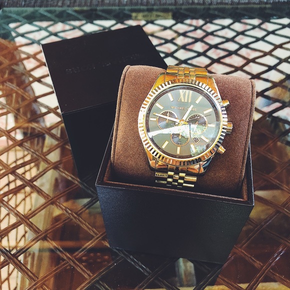 Oversized gold Michael Kors women’s watch main image 6